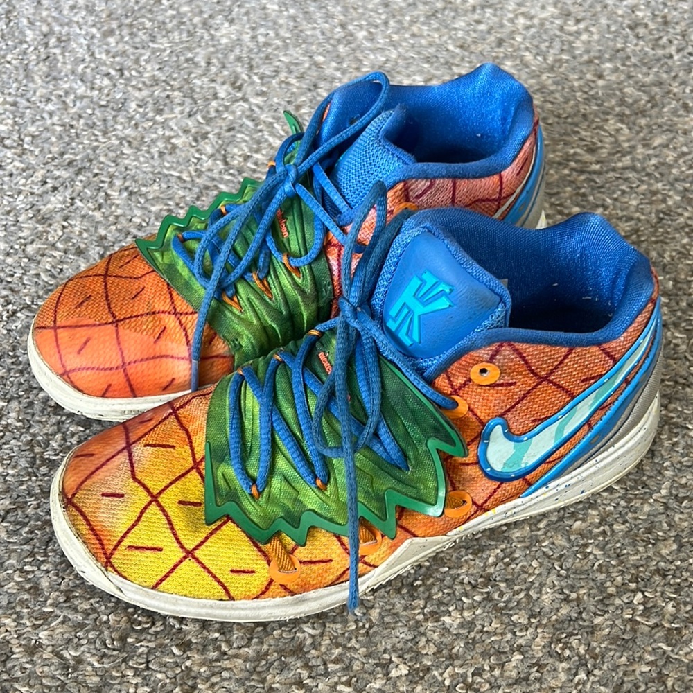 Nike Kyrie SpongeBob Edition Sneakers Boys Size 3